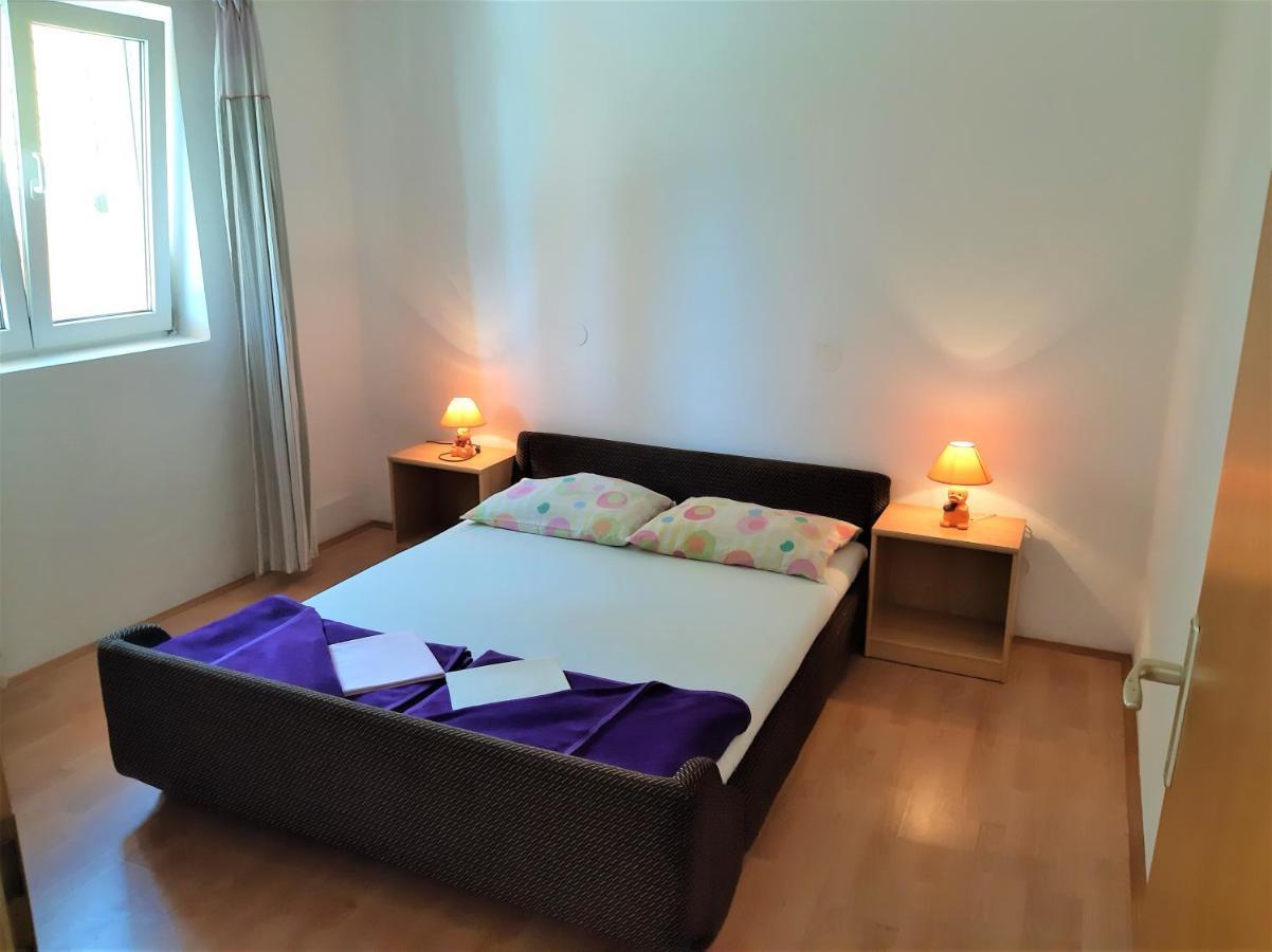 Cozy Apartments With Sea View Novi Vinodolski Eksteriør bilde