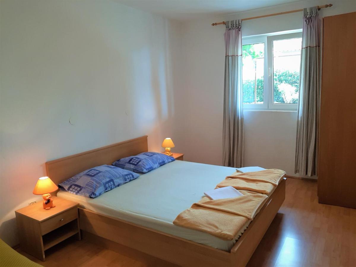 Cozy Apartments With Sea View Novi Vinodolski Eksteriør bilde