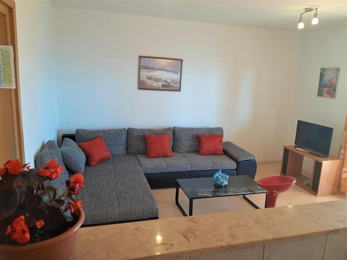 Cozy Apartments With Sea View Novi Vinodolski Eksteriør bilde