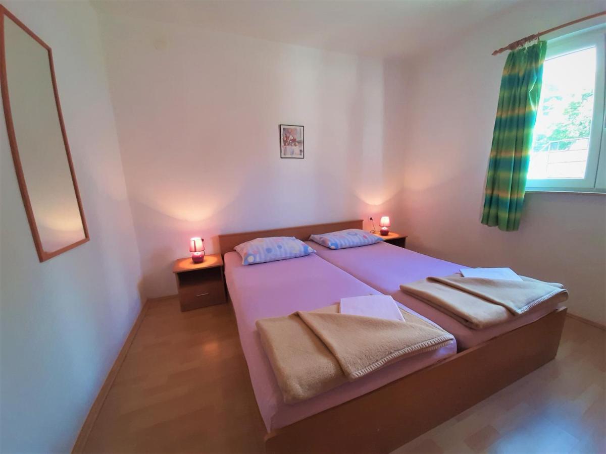 Cozy Apartments With Sea View Novi Vinodolski Eksteriør bilde